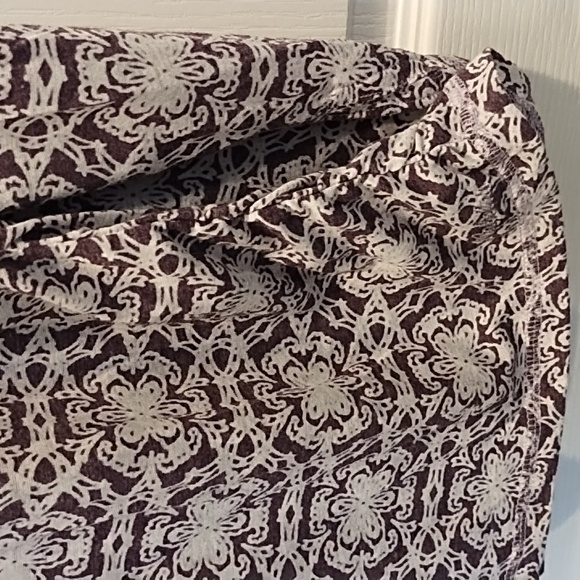 Cabela's Medallion Hoodie size XL - Picture 2 of 7